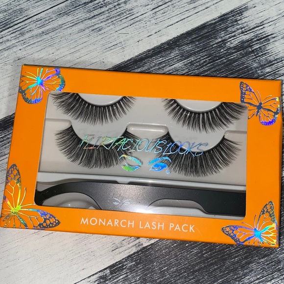 Flirtacious Looks Cosmetics Monarch Lash Pack - Picture 2 of 4